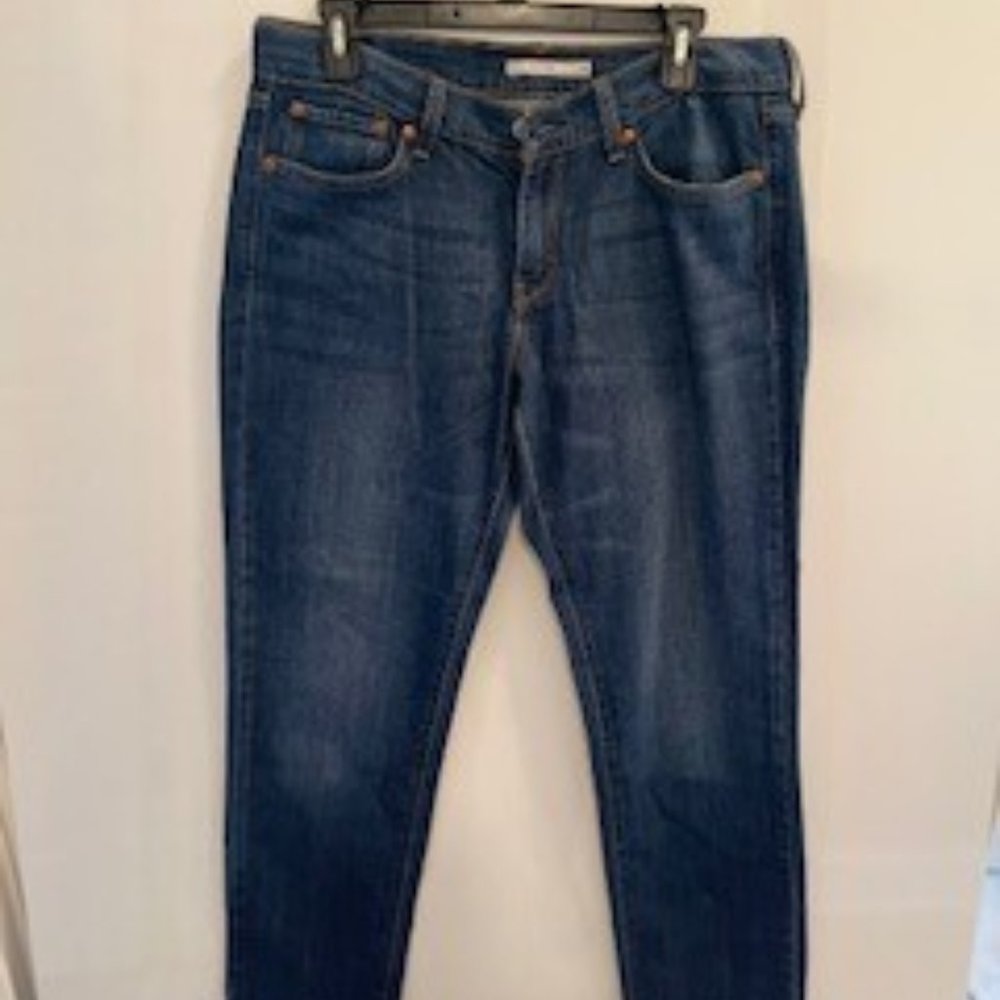 Levi Boyfriend Jeans size 28